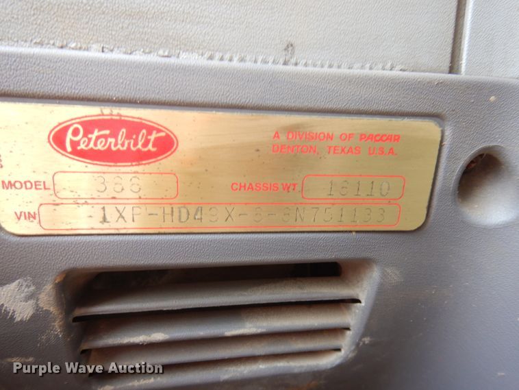 image for item DL5495 2008 Peterbilt 386  semi truck