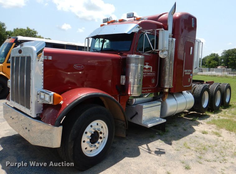 image for item DM3881 2003 Peterbilt 379  semi truck