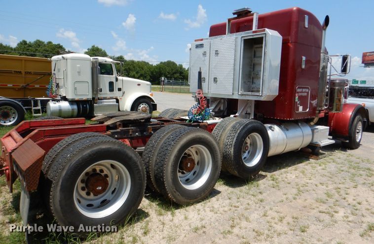 image for item DM3881 2003 Peterbilt 379  semi truck