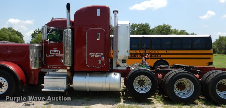 image for item DM3881 2003 Peterbilt 379  semi truck