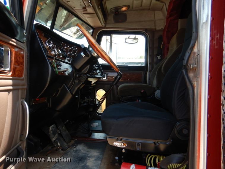 image for item DM3881 2003 Peterbilt 379  semi truck