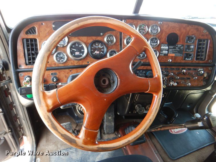 image for item DM3881 2003 Peterbilt 379  semi truck