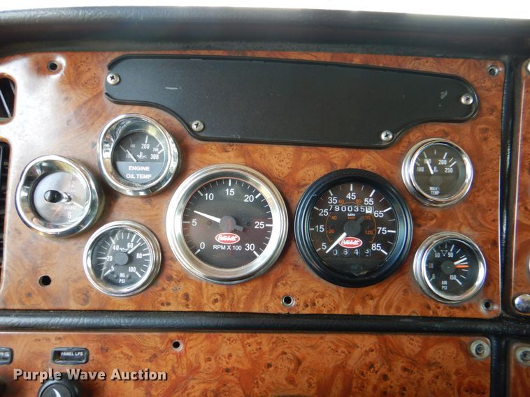 image for item DM3881 2003 Peterbilt 379  semi truck