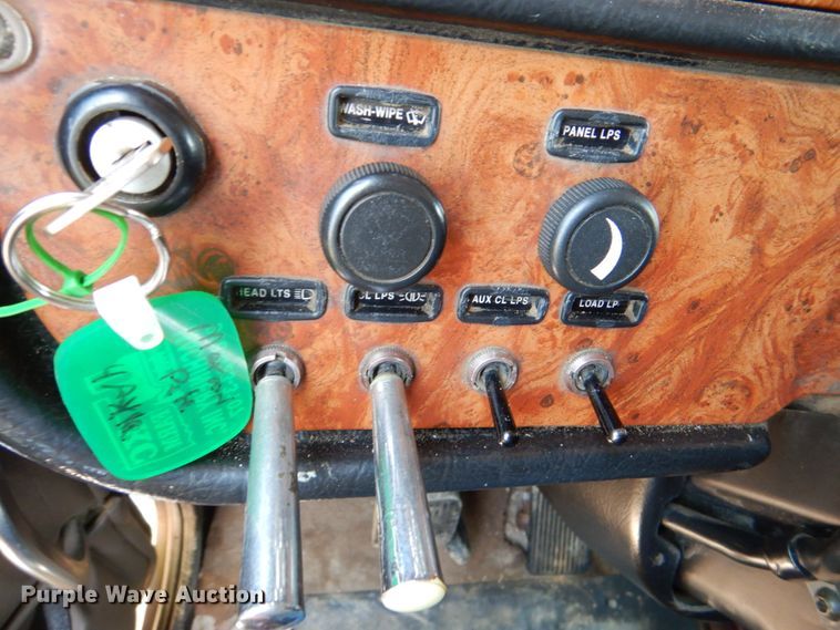 image for item DM3881 2003 Peterbilt 379  semi truck