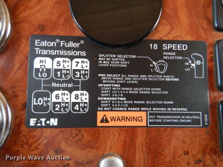 image for item DM3881 2003 Peterbilt 379  semi truck