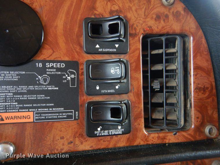 image for item DM3881 2003 Peterbilt 379  semi truck