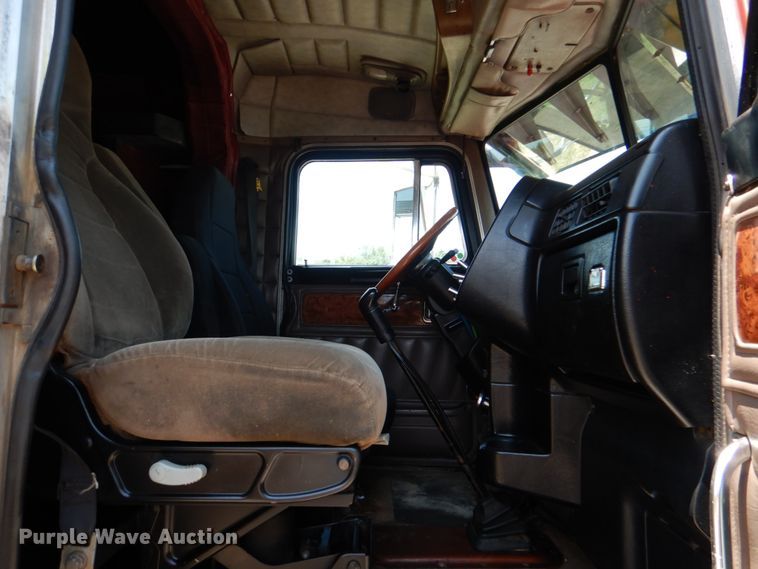 image for item DM3881 2003 Peterbilt 379  semi truck