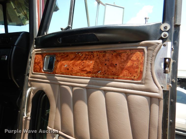 image for item DM3881 2003 Peterbilt 379  semi truck