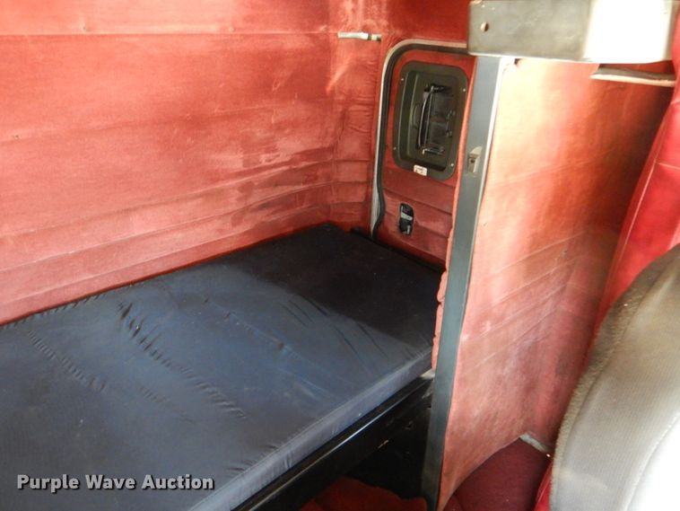 image for item DM3881 2003 Peterbilt 379  semi truck