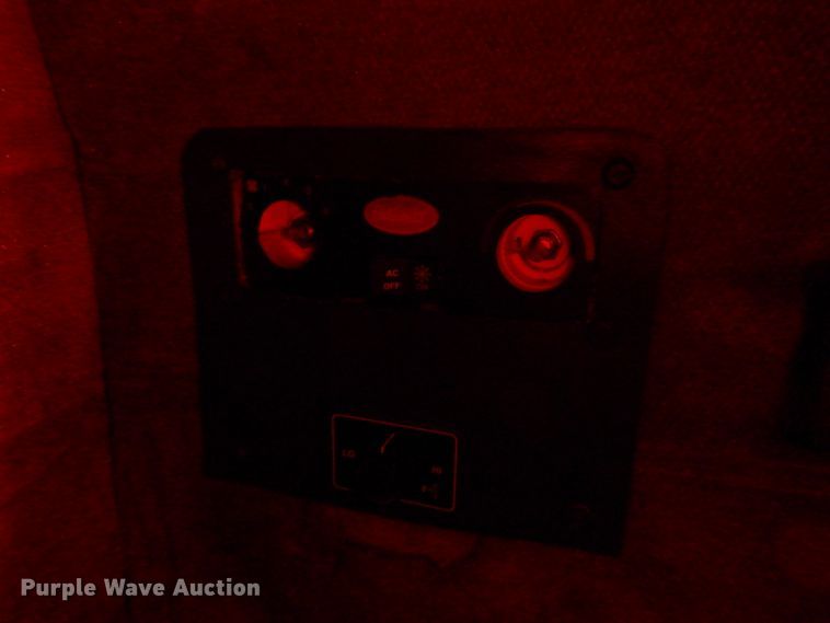 image for item DM3881 2003 Peterbilt 379  semi truck