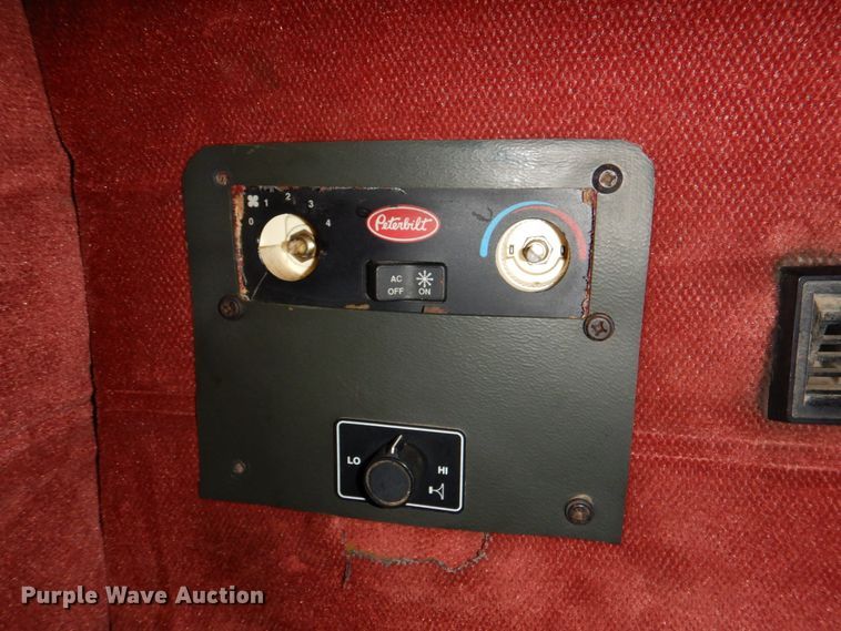 image for item DM3881 2003 Peterbilt 379  semi truck