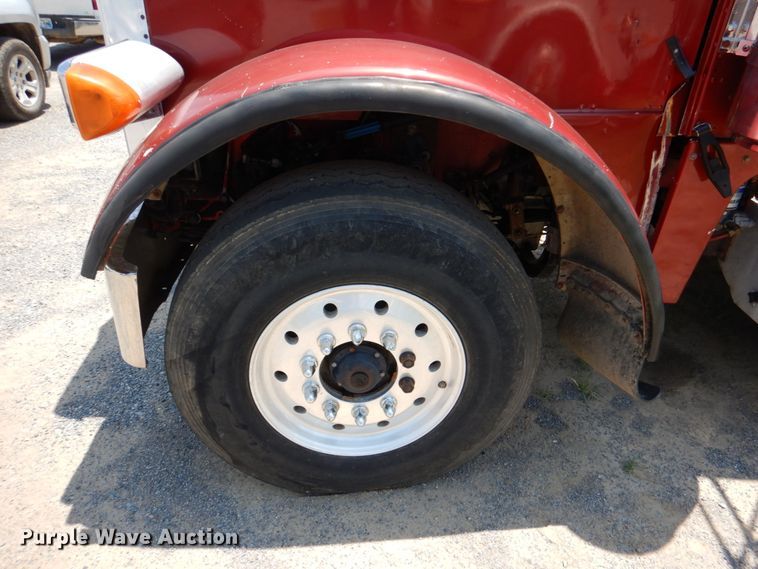 image for item DM3881 2003 Peterbilt 379  semi truck