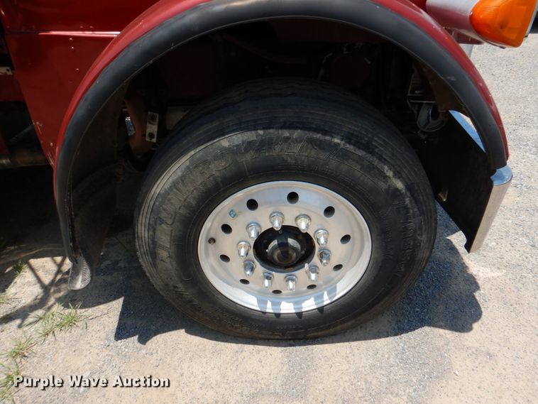 image for item DM3881 2003 Peterbilt 379  semi truck