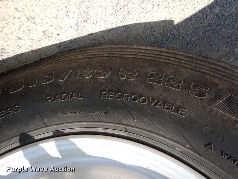 image for item DM3881 2003 Peterbilt 379  semi truck