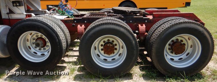 image for item DM3881 2003 Peterbilt 379  semi truck