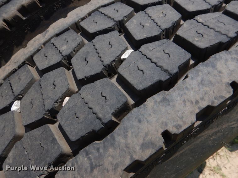 image for item DM3881 2003 Peterbilt 379  semi truck