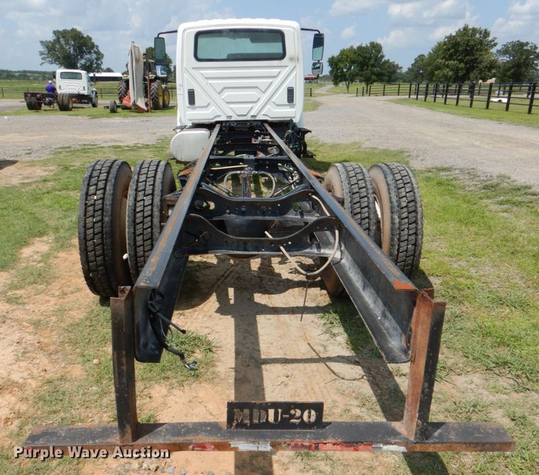 image for item DM3885 2012 International DuraStar 4300  truck cab and chassis