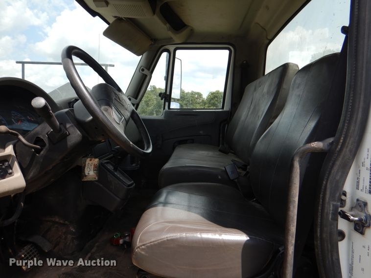 image for item DM3885 2012 International DuraStar 4300  truck cab and chassis