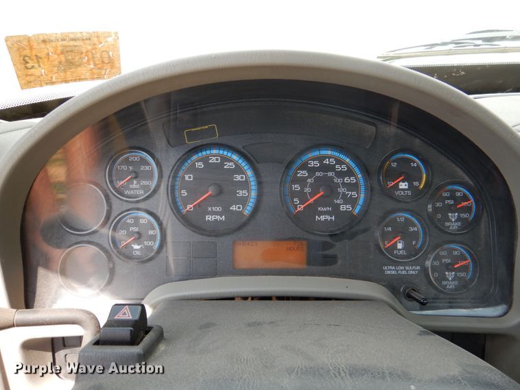 image for item DM3885 2012 International DuraStar 4300  truck cab and chassis