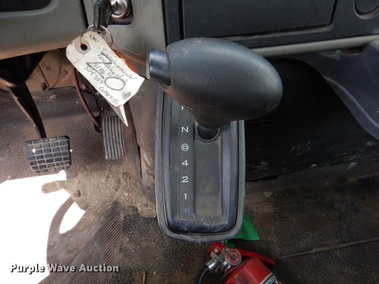 image for item DM3885 2012 International DuraStar 4300  truck cab and chassis