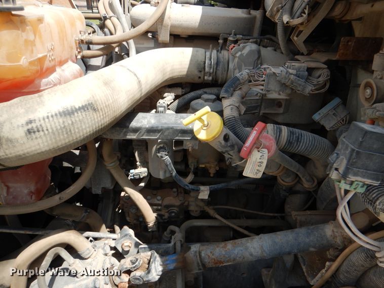 image for item DM3885 2012 International DuraStar 4300  truck cab and chassis