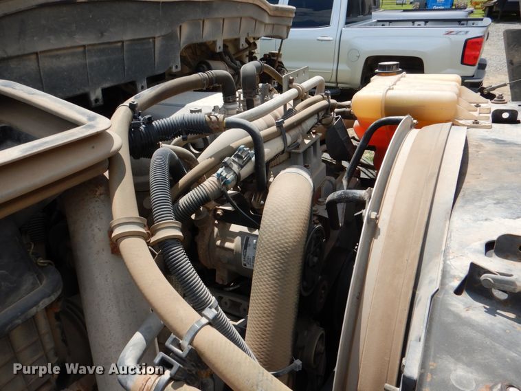 image for item DM3885 2012 International DuraStar 4300  truck cab and chassis