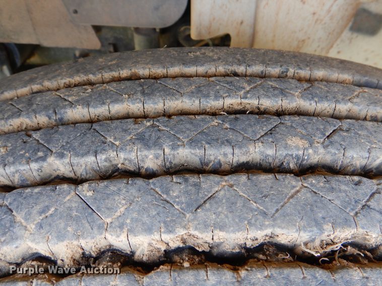 image for item DM3885 2012 International DuraStar 4300  truck cab and chassis