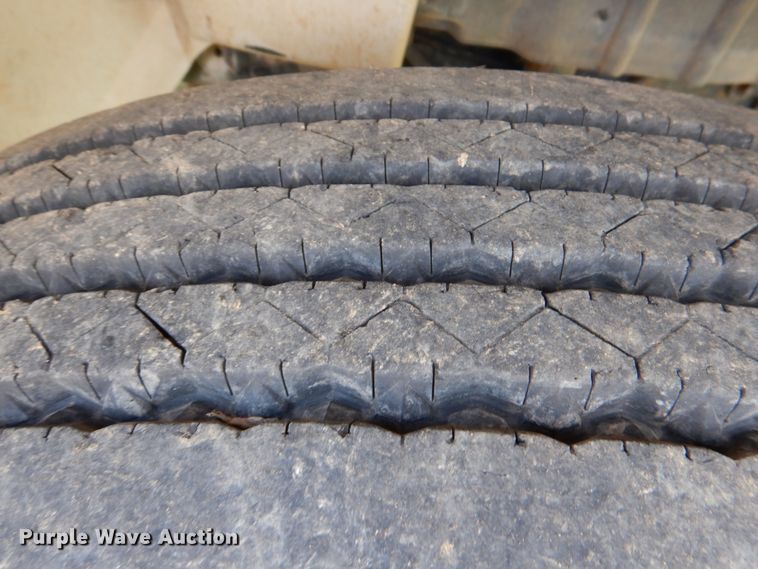 image for item DM3885 2012 International DuraStar 4300  truck cab and chassis