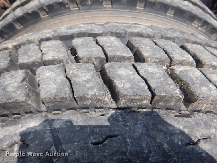 image for item DM3885 2012 International DuraStar 4300  truck cab and chassis