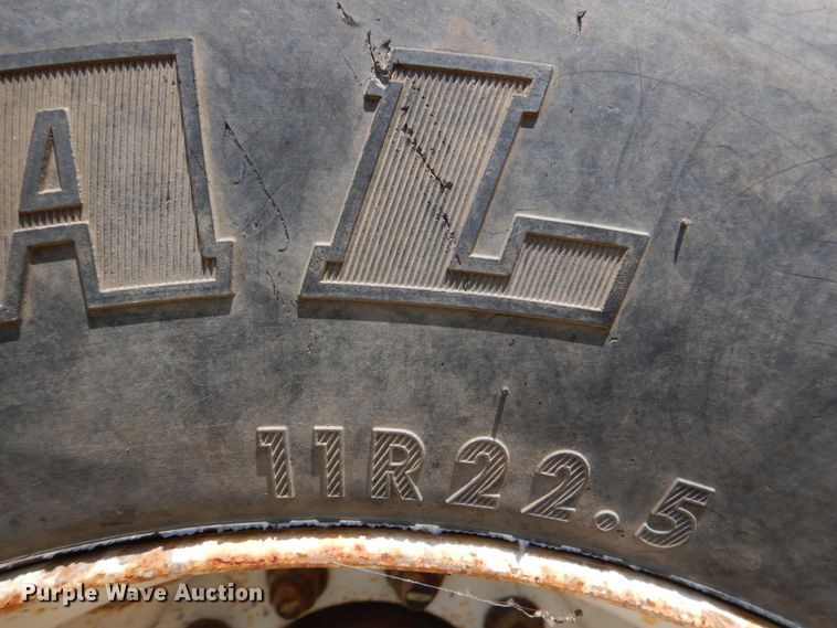 image for item DM3885 2012 International DuraStar 4300  truck cab and chassis