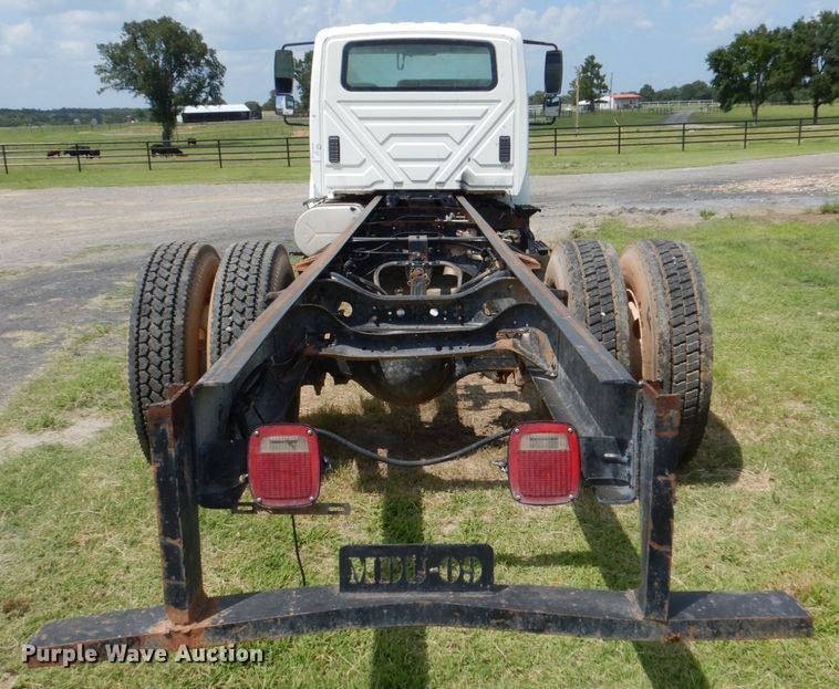 image for item DM3886 2011 International DuraStar 4300  truck cab and chassis