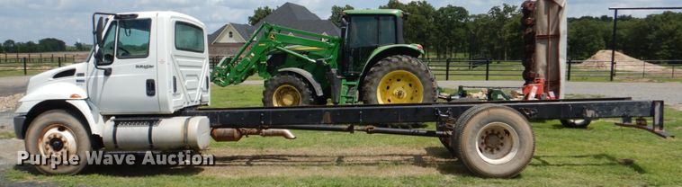 image for item DM3886 2011 International DuraStar 4300  truck cab and chassis