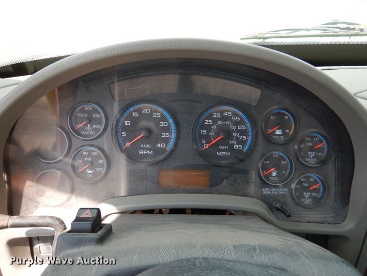 image for item DM3886 2011 International DuraStar 4300  truck cab and chassis