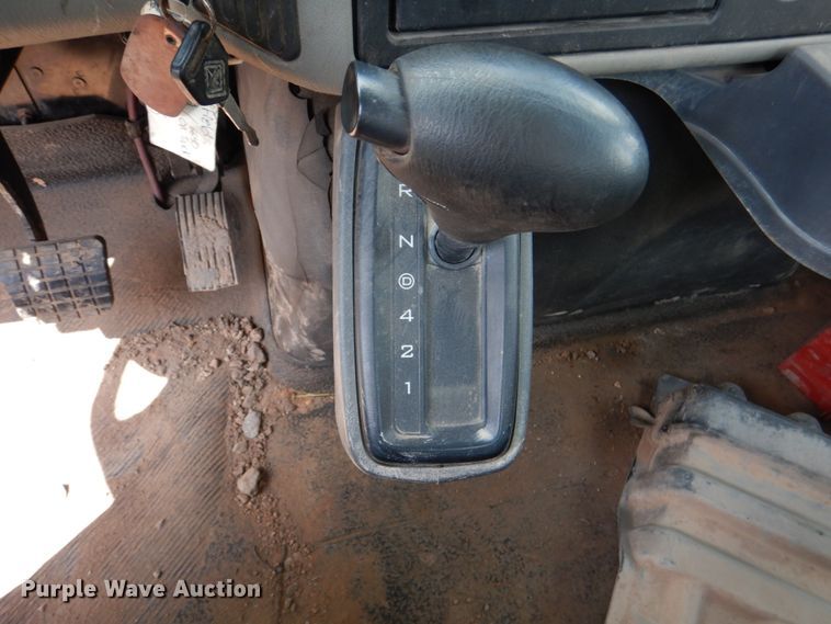 image for item DM3886 2011 International DuraStar 4300  truck cab and chassis