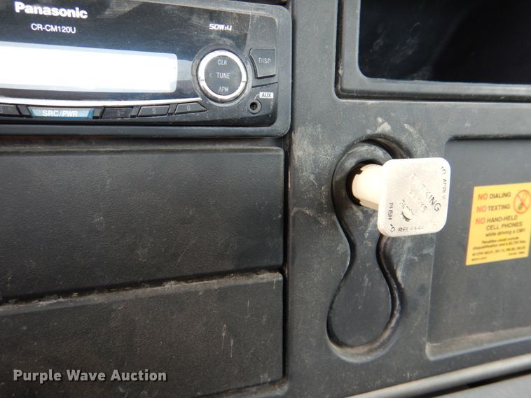 image for item DM3886 2011 International DuraStar 4300  truck cab and chassis