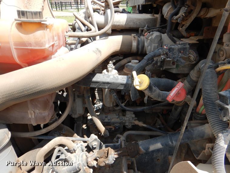 image for item DM3886 2011 International DuraStar 4300  truck cab and chassis