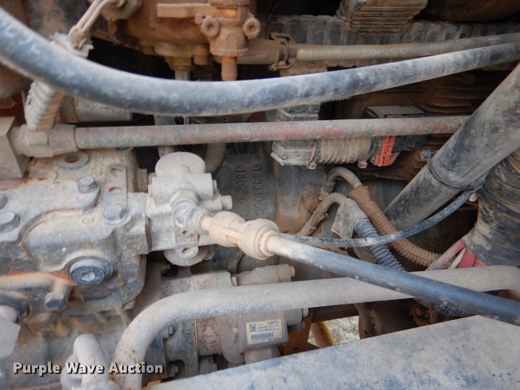 image for item DM3886 2011 International DuraStar 4300  truck cab and chassis