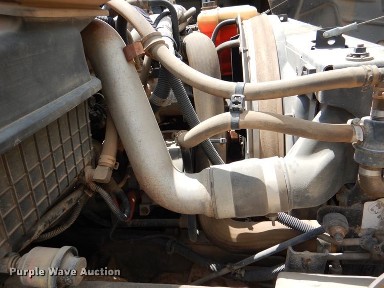 image for item DM3886 2011 International DuraStar 4300  truck cab and chassis