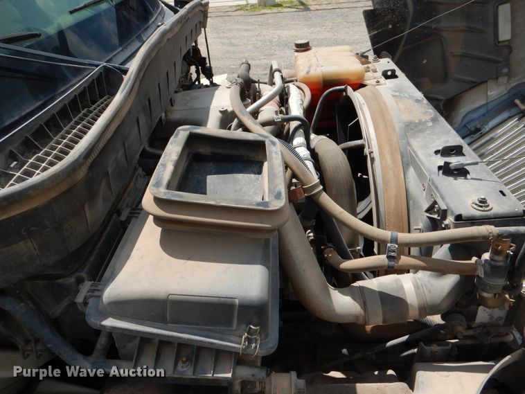 image for item DM3886 2011 International DuraStar 4300  truck cab and chassis