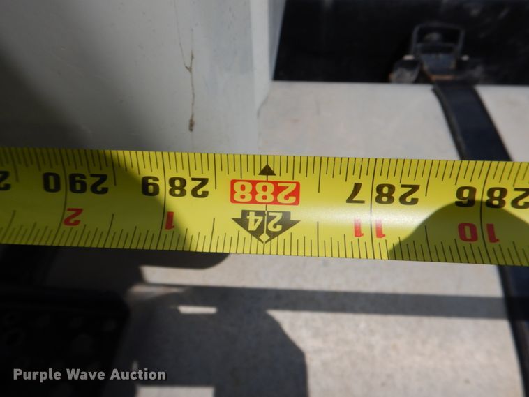 image for item DM3886 2011 International DuraStar 4300  truck cab and chassis