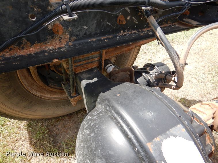 image for item DM3886 2011 International DuraStar 4300  truck cab and chassis