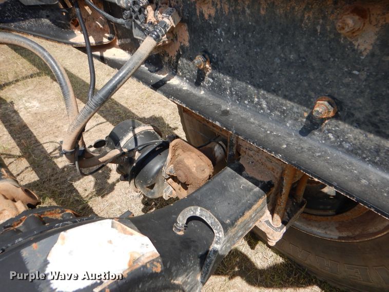 image for item DM3886 2011 International DuraStar 4300  truck cab and chassis