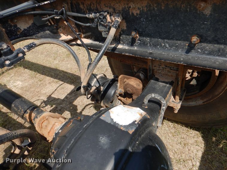 image for item DM3886 2011 International DuraStar 4300  truck cab and chassis