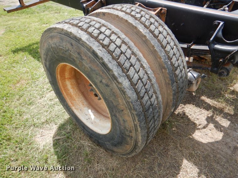 image for item DM3886 2011 International DuraStar 4300  truck cab and chassis