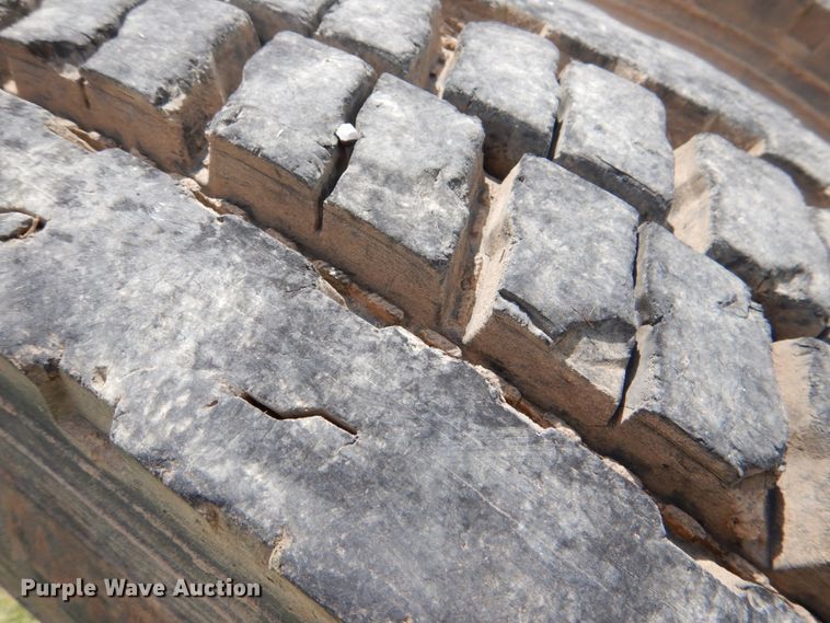 image for item DM3886 2011 International DuraStar 4300  truck cab and chassis