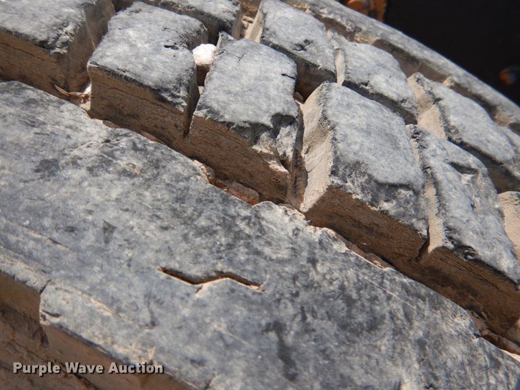 image for item DM3886 2011 International DuraStar 4300  truck cab and chassis