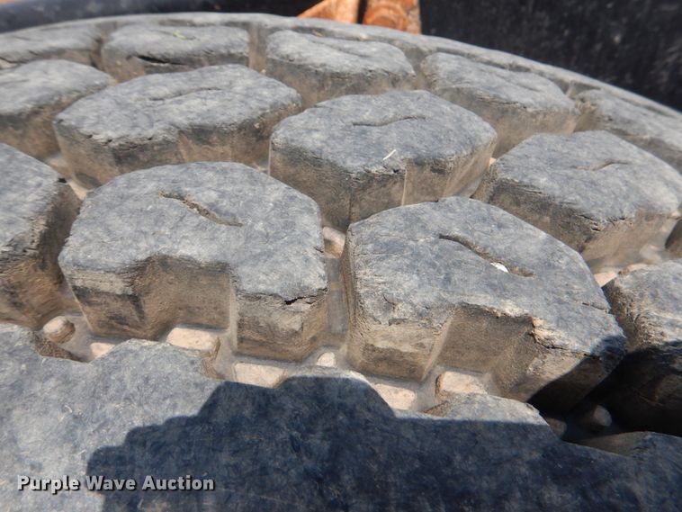 image for item DM3886 2011 International DuraStar 4300  truck cab and chassis