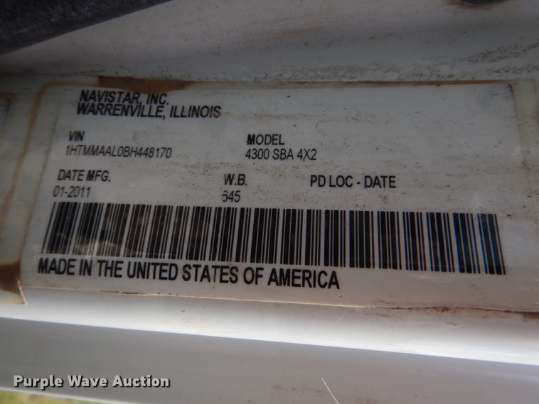 image for item DM3886 2011 International DuraStar 4300  truck cab and chassis