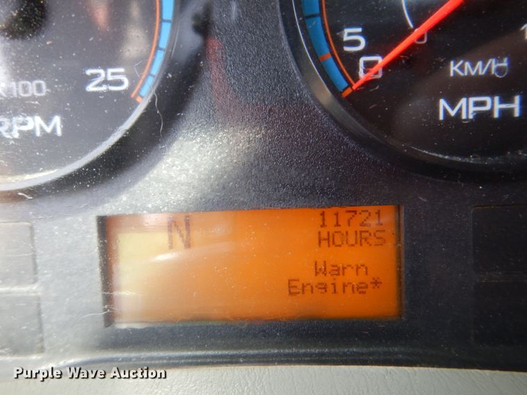 image for item DM3927 2011 International 8600  semi truck