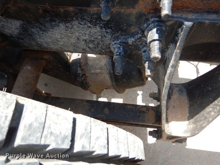 image for item DM3927 2011 International 8600  semi truck